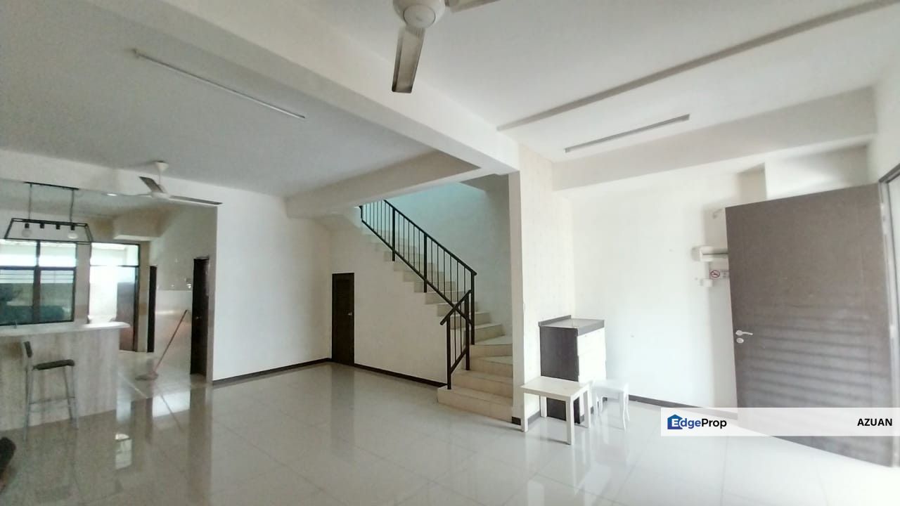 2 STOREY TERRACE HOUSE SAUJANA KLIA, SEPANG, Selangor, Sepang