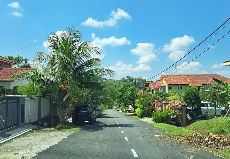 LOT BANGLO DATARAN IMAN, JALAN HJ OMAR, DESA PUTRA, SG MERAB