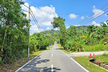 LOT BANGLO DATARAN IMAN, JALAN HJ OMAR, DESA PUTRA, SG MERAB