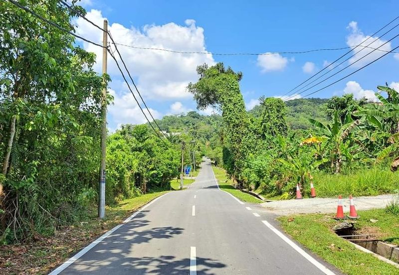 LOT BANGLO DATARAN IMAN, JALAN HJ OMAR, DESA PUTRA, SG MERAB