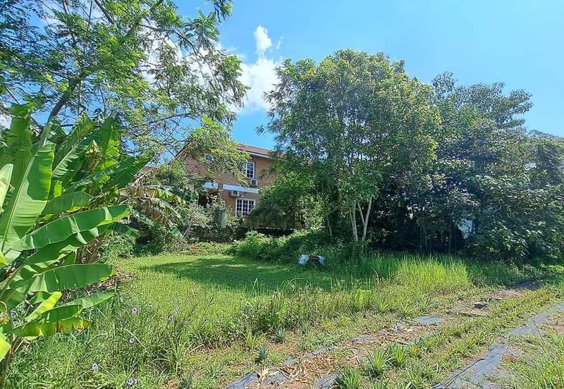 LOT BANGLO DATARAN IMAN, JALAN HJ OMAR, DESA PUTRA, SG MERAB