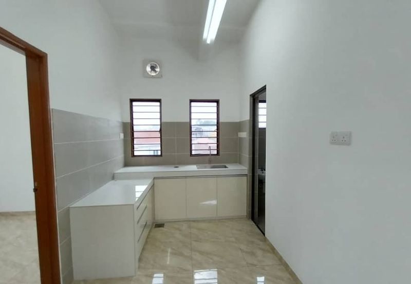 HOUSE FOR RENT NEAR TAMAN MAYANG KELANA JAYA