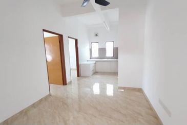 HOUSE FOR RENT NEAR TAMAN MAYANG KELANA JAYA