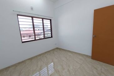 HOUSE FOR RENT NEAR TAMAN MAYANG KELANA JAYA