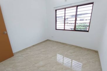 HOUSE FOR RENT NEAR TAMAN MAYANG KELANA JAYA