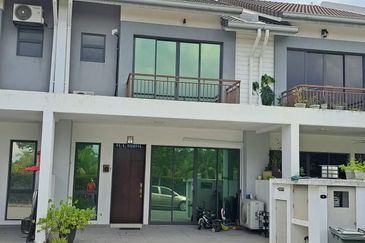 2 Storey Terrace (Facing Open) Diamond Residence For Rent