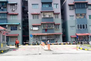 Taman Pinggiran Putra