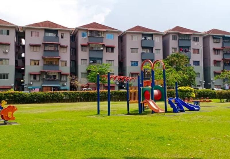 Taman Pinggiran Putra