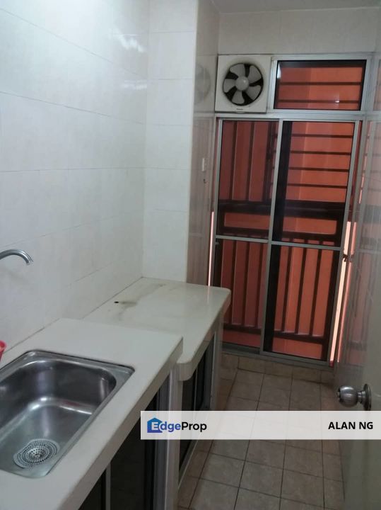Puteri Bayu Apartment 3 room 2 bathroom for Sale, Selangor, Bandar Puteri Puchong