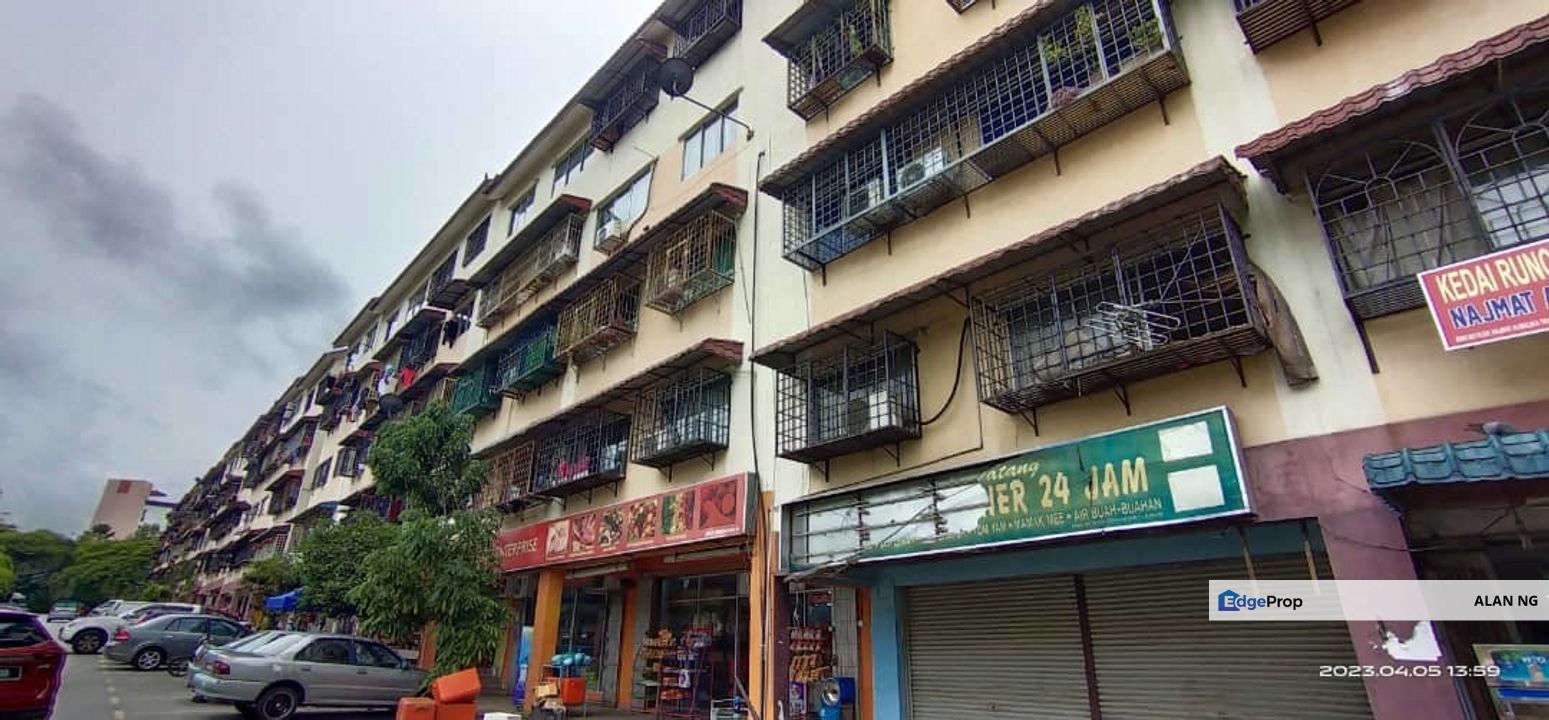 Pangsapuri Mawar Apartment @ Blok F Jalan bs 11 Taman Bukit Serdang, Selangor, Seri Kembangan