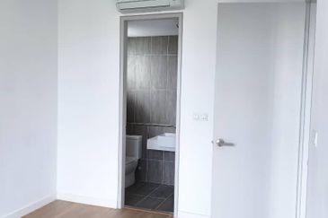 THE PULSE RESIDENCE & THE PULSE