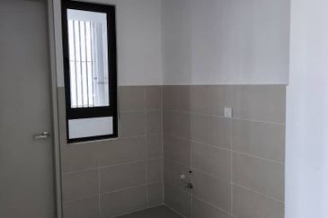 THE PULSE RESIDENCE & THE PULSE