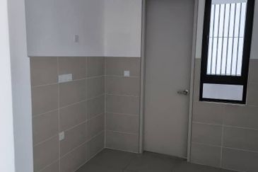 THE PULSE RESIDENCE & THE PULSE