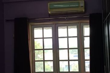 Pangsapuri Mawar @ Taman Kinrara