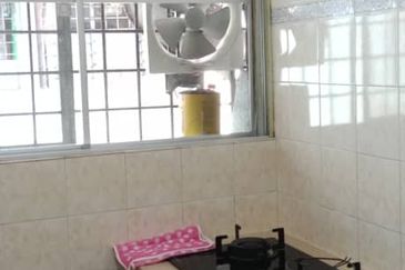 Pangsapuri Mawar @ Taman Kinrara