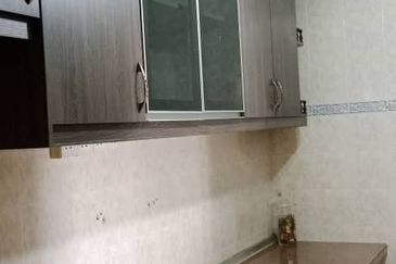 Pangsapuri Mawar @ Taman Kinrara