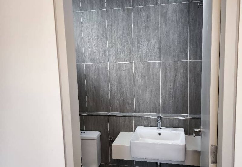 THE PULSE RESIDENCE & THE PULSE