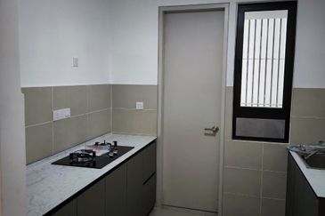 THE PULSE RESIDENCE & THE PULSE