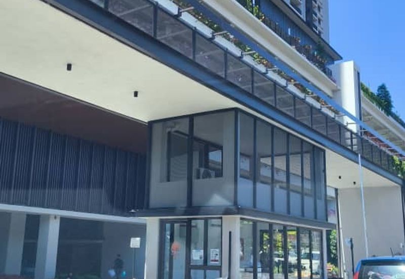 THE PULSE RESIDENCE & THE PULSE