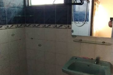 De Tropicana Condominium