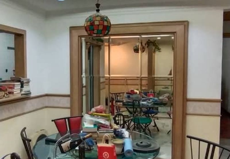 De Tropicana Condominium