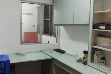 De Tropicana Condominium