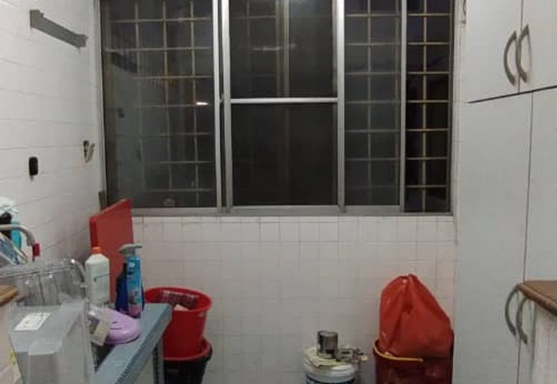 De Tropicana Condominium