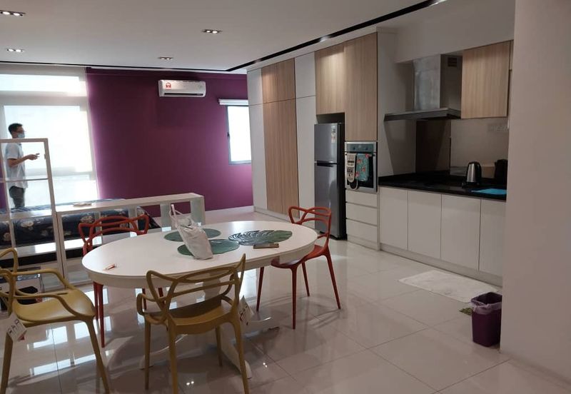 V12 Sovo (Menara Suria)