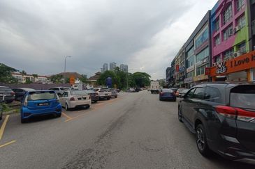 Jalan Kenari, Bandar Puchong Jaya
