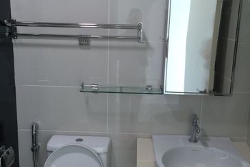 La Thea Residences @ 16 Sierra