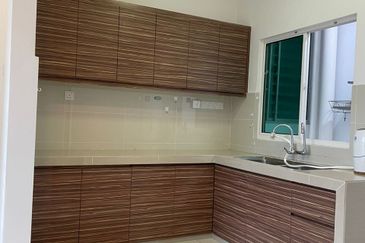 La Thea Residences @ 16 Sierra