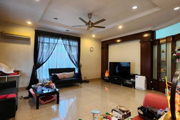 Kota Damansara Seksyen 10 Two Storey Bungalow House Good Condition