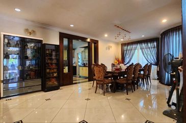 Kota Damansara Seksyen 10 Two Storey Bungalow House Good Condition