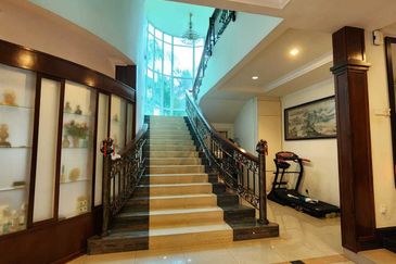 Kota Damansara Seksyen 10 Two Storey Bungalow House Good Condition