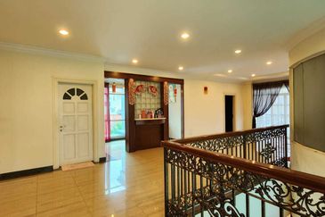 Kota Damansara Seksyen 10 Two Storey Bungalow House Good Condition