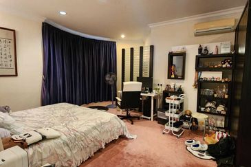 Kota Damansara Seksyen 10 Two Storey Bungalow House Good Condition