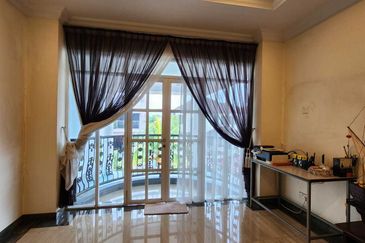 Kota Damansara Seksyen 10 Two Storey Bungalow House Good Condition