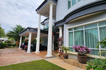 Kota Damansara Seksyen 10 Two Storey Bungalow House Good Condition