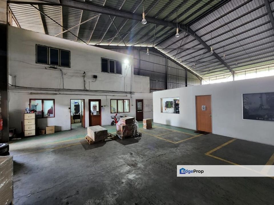 Warehouse cum Store Yard at Subang Jaya (Jalan Subang 8) For Rent, Selangor, Subang Jaya