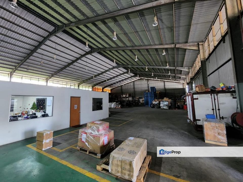 Warehouse cum Store Yard at Subang Jaya (Jalan Subang 8) For Rent, Selangor, Subang Jaya