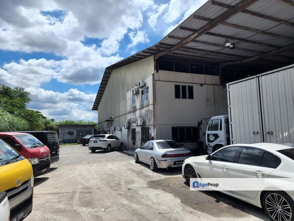 Warehouse cum Store Yard at Subang Jaya (Jalan Subang 8) For Rent, Selangor, Subang Jaya