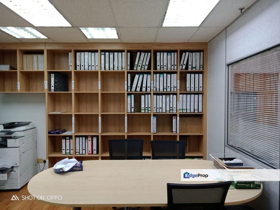 Pusat Dagangan Phileo Damansara 1 Office Nicely Renovated for Sale, Selangor, Petaling Jaya