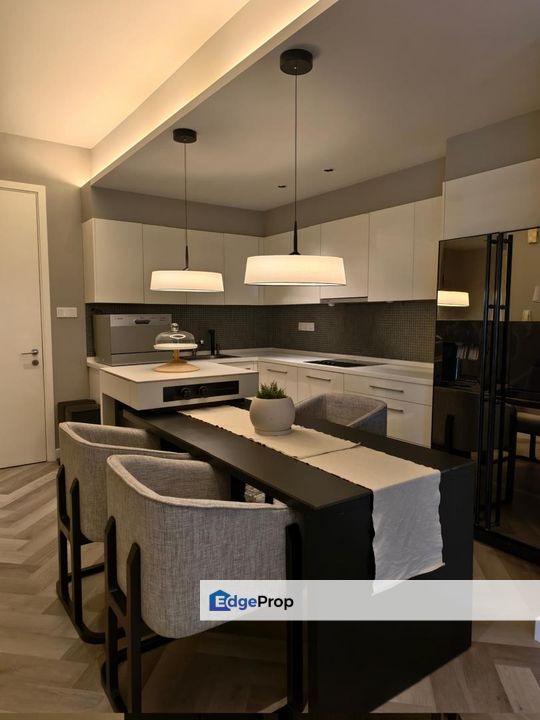 Kota Damansara Cascades Residency Corner Unit Walking Distance to MRT, Selangor, Kota Damansara