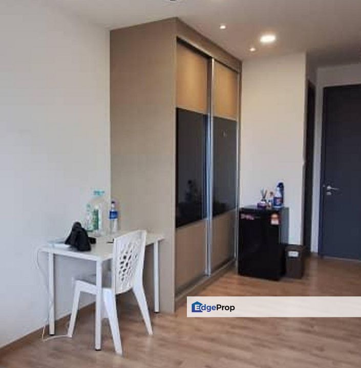 Kota Damansara Emporis Studio Corner Unit Fully Furnished for Rent, Selangor, Kota Damansara