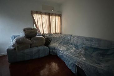 Damansara Jaya 2-Storey Corner House with Spacious Land for Sale