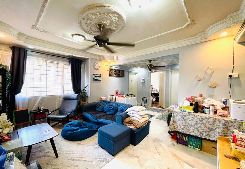 Pangsapuri Kiambang, Bukit Subang