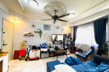 Pangsapuri Kiambang, Bukit Subang