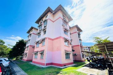 Pangsapuri Kiambang, Bukit Subang