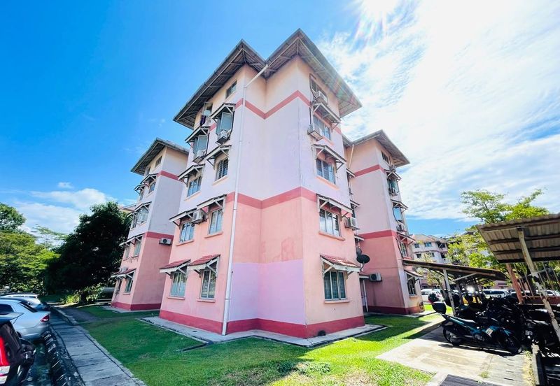 Pangsapuri Kiambang, Bukit Subang