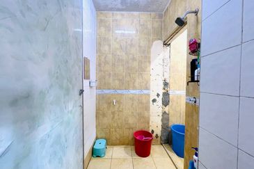 Pangsapuri Kiambang, Bukit Subang